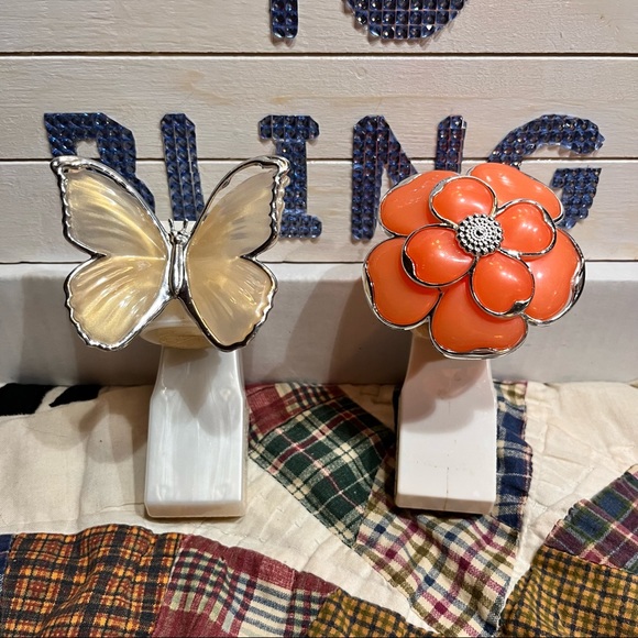 WALLFLOWERS 2 Designer wall plug n scent warmers BUTTERFLY FLOWER RETAIL $20 ea - Picture 2 of 9